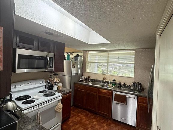 3rd image of 781 Country Place Dr APT 1093
