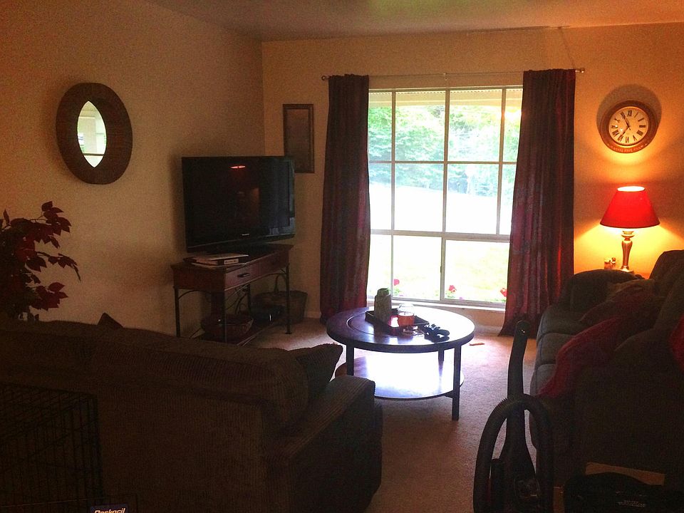 1st image of 2131 N Oak Ln