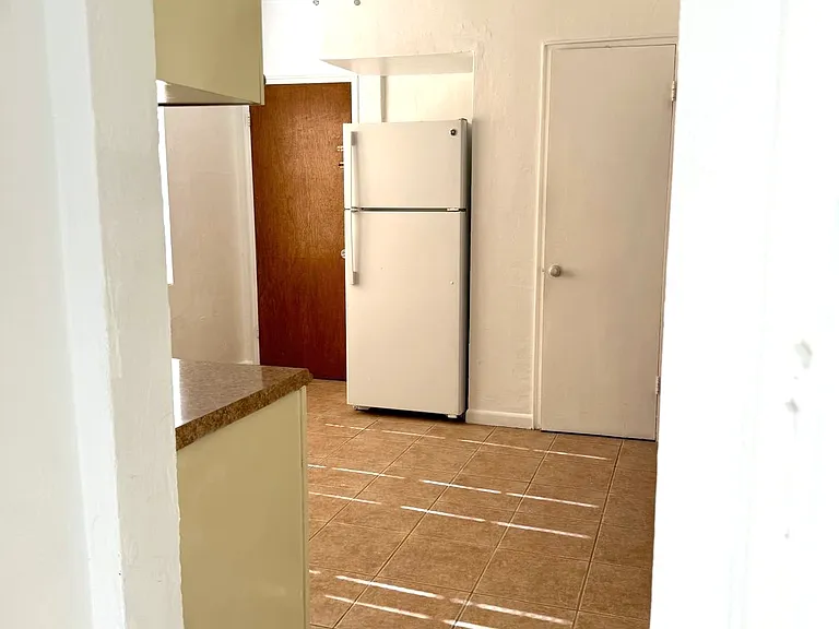 19 Salamanca Ave #1 — Photo 7