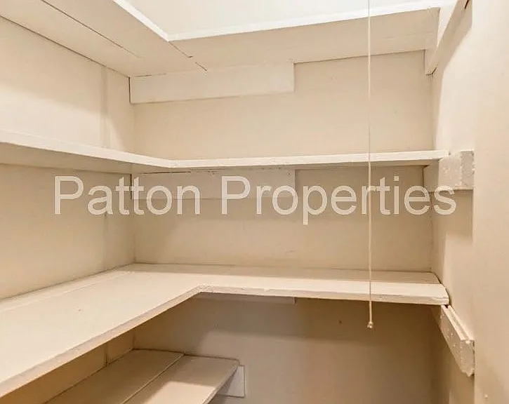 822-824 Cedar Terrace - Inside CofC - R16404-08-23 — Photo 13