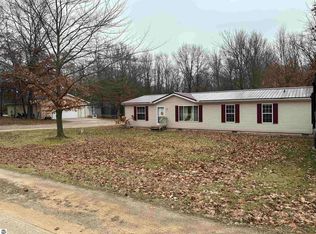 1889 Autumn Dr, Farwell, MI 48622