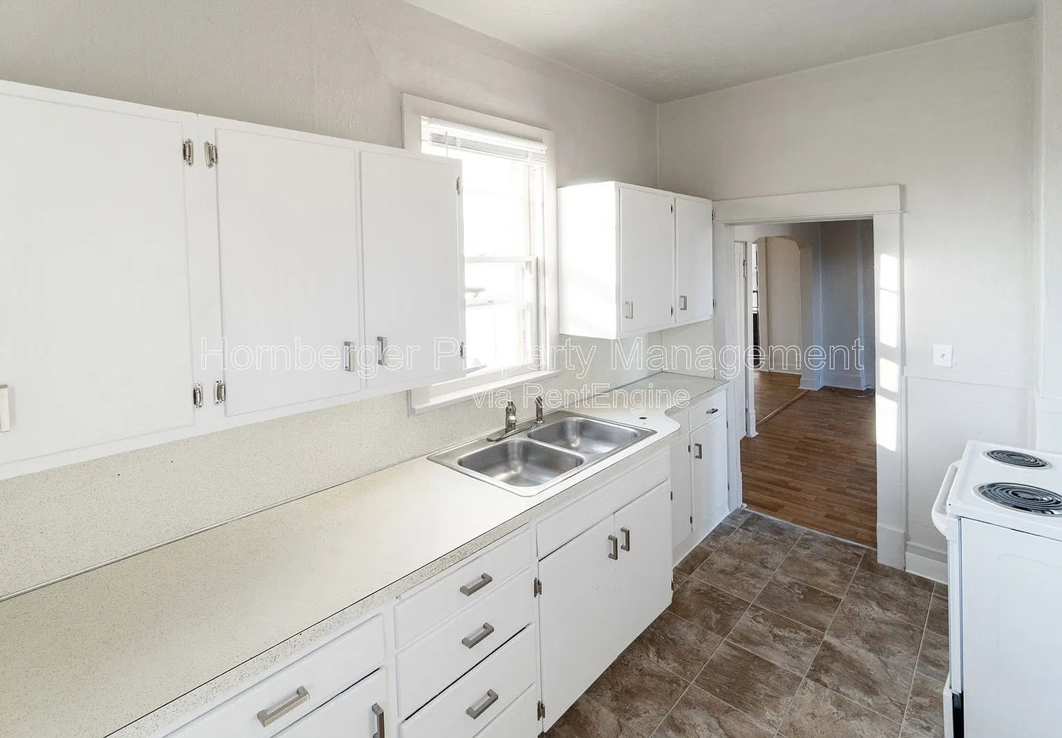 2 bed, 1.0 bath, 896 sqft, $1,025 — Photo 2