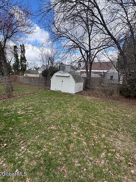 5th image of 33 Cromer Avenue