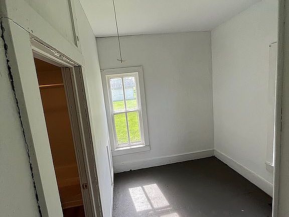 Bedroom with Bathroom access