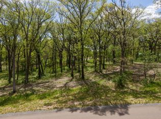 8 Cherrywood Cir, North Oaks, MN 55127