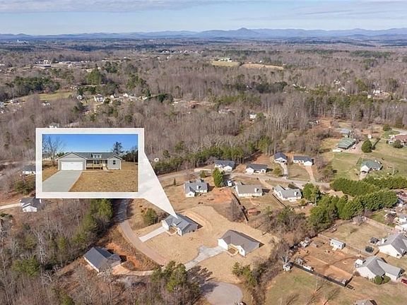 4th image of 613 Cypress Dr