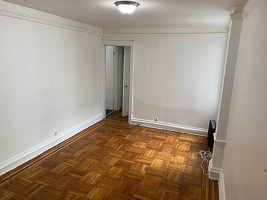 3rd image of 258 W 117th St APT 43W