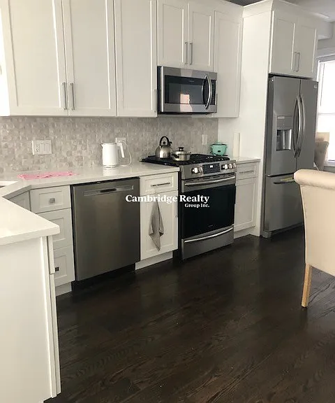 7 Strathmore Rd #3T — Photo 1