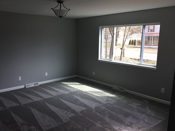 5th image of 26 10th Ave