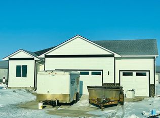 122 Atlantic Cir, Harrisburg, SD 57032