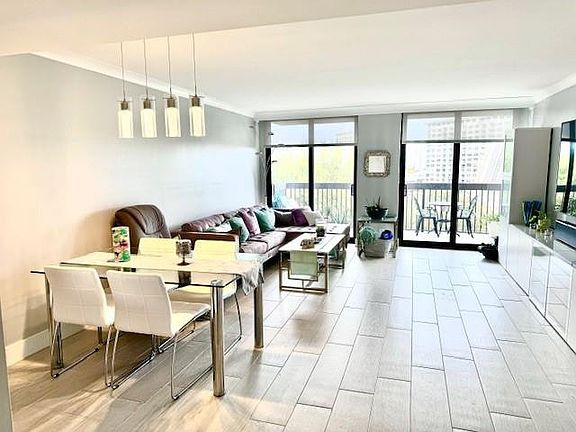 5th image of 2900 NE 14th Street Causeway #603
