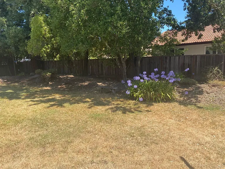 2032 Twin Ct — Photo 3