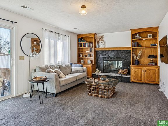 3rd image of 410 Sherwood Dr