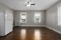 204 E Franklin St — Photo 4