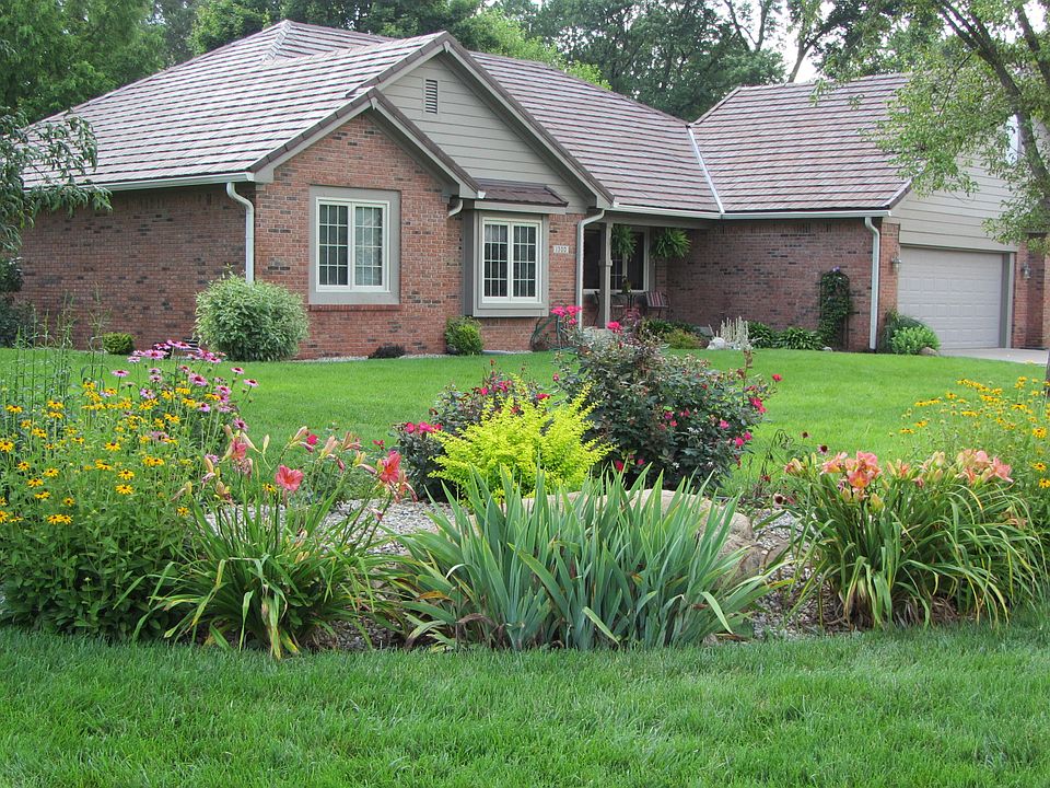 4BR 2.5BA 3+car garage