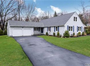 40 Fox Hunt Ln, Cold Spring Harbor, NY 11724