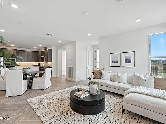 4th image of 2121 W Sonoran Desert Drive #32