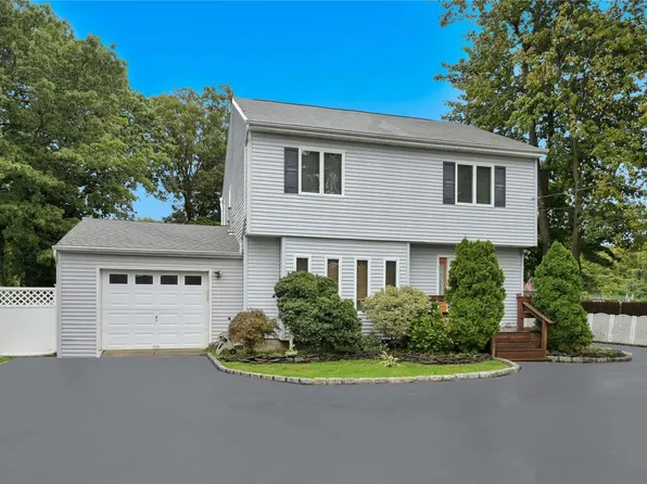 115 Lake Avenue S, Nesconset, NY 11767