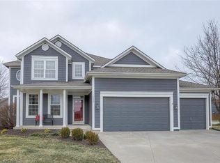 2300 SW Hawk View Rd, Lees Summit, MO 64082