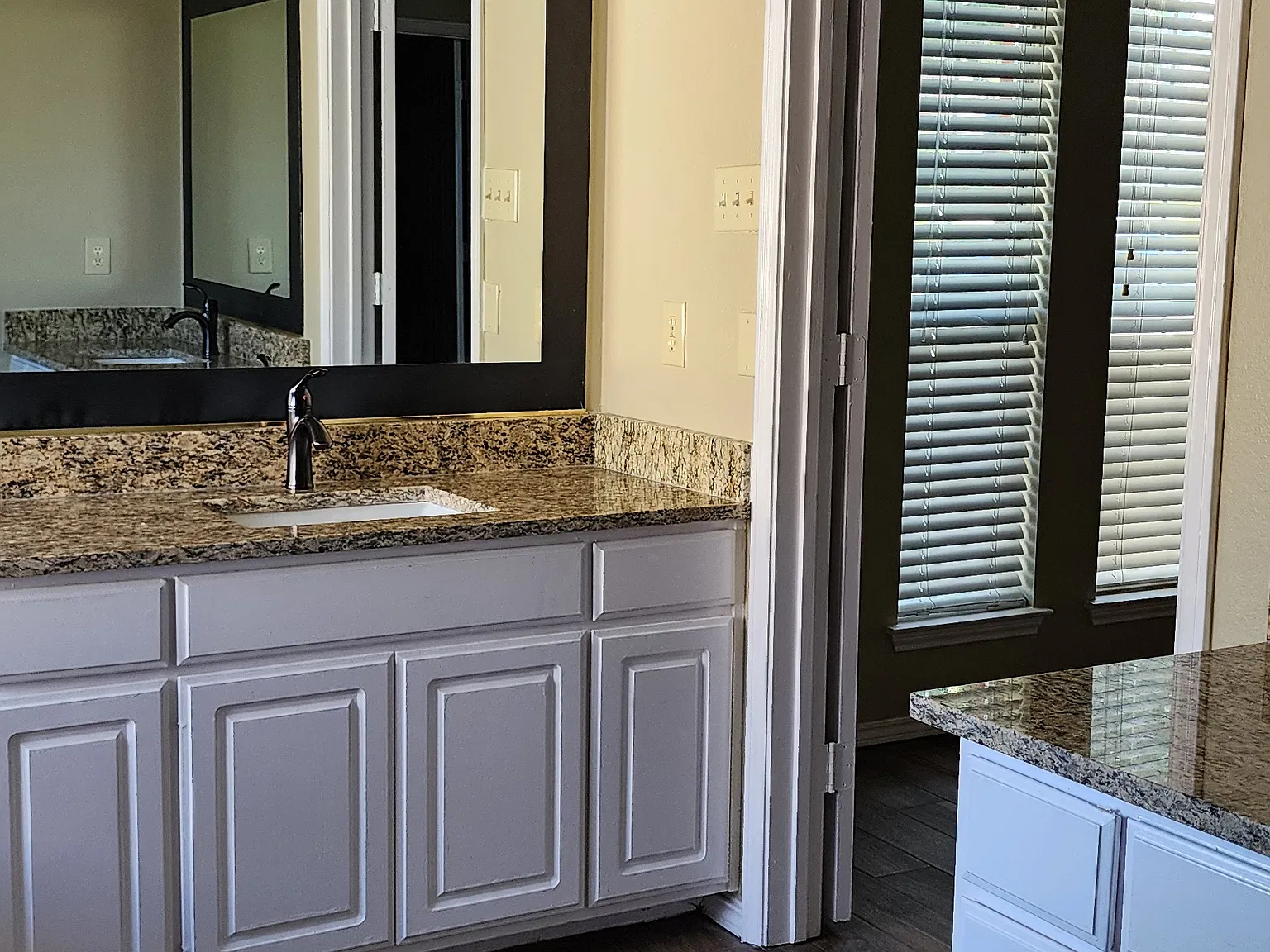 4 bed, 2000 sqft, $2,595 — Photo 3