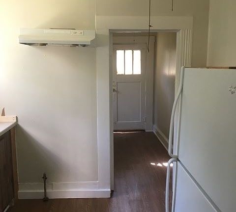 5th image of 1801 Highland Ave