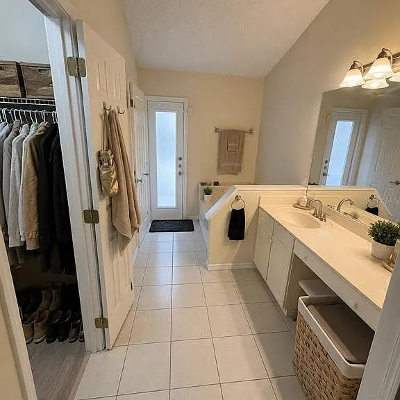 111 Sunridge Woods Ct — Photo 8