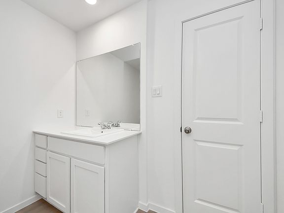 5th image of 3005 Fantasy Terrace Dr