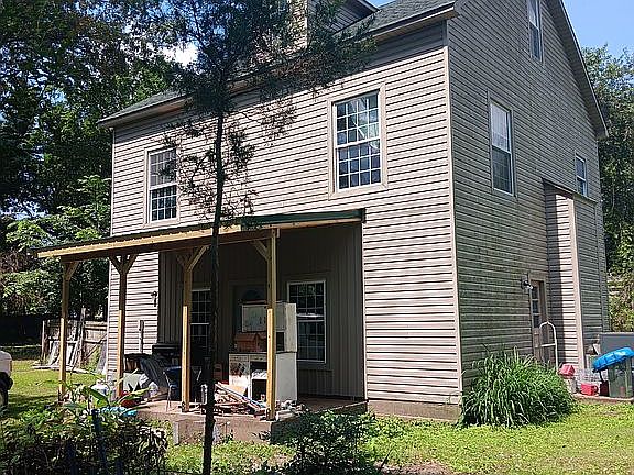 2nd image of 490 Donelson Dr