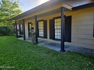 1450 Springdale Dr, Jackson, MS 39211
