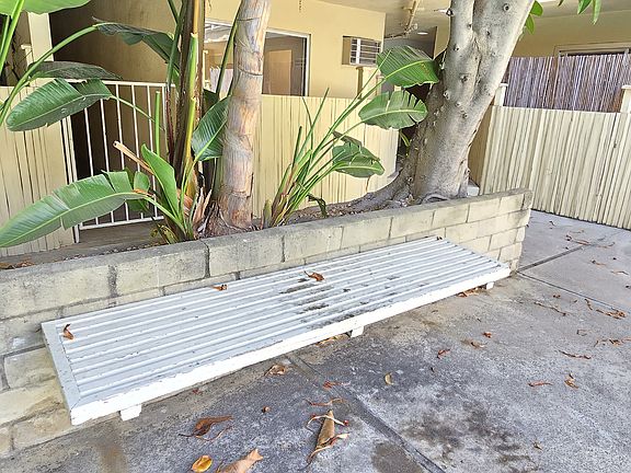 3rd image of 1902 Glendon Ave #103