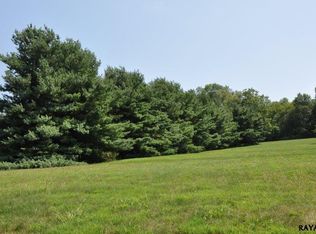 890 Upland Rd, York, PA 17403