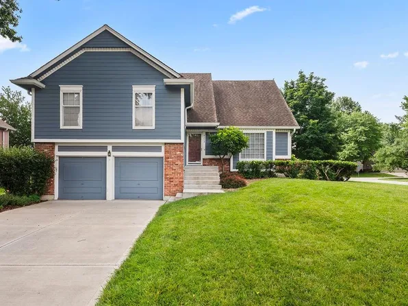 9213 W 117th Ter, Overland Park, KS 66210