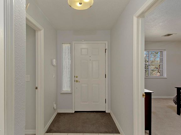 2nd image of 1085 Sunny Ridge Dr