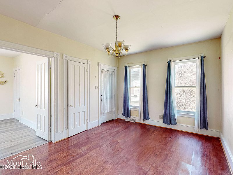 3rd image of 79 W Eighth Avenue