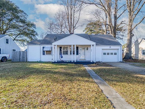 2nd image of 828 Jewell Avenue