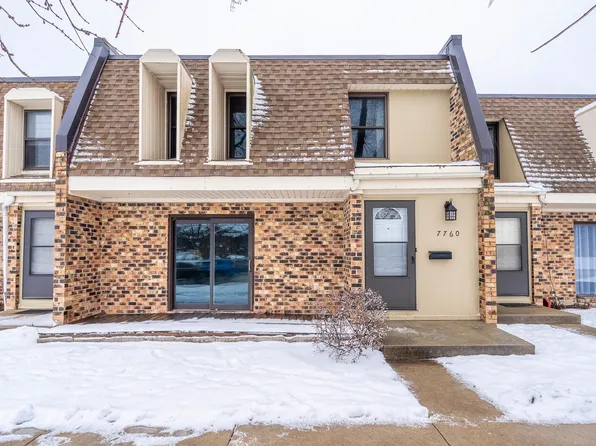 7760 Woodward Ave #12-2E, Woodridge, IL 60517
