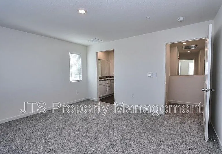 2097 Shady Tree Cir — Photo 28