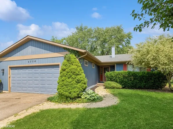 5704 Oak Park Rd, Oakwood Hills, IL 60013