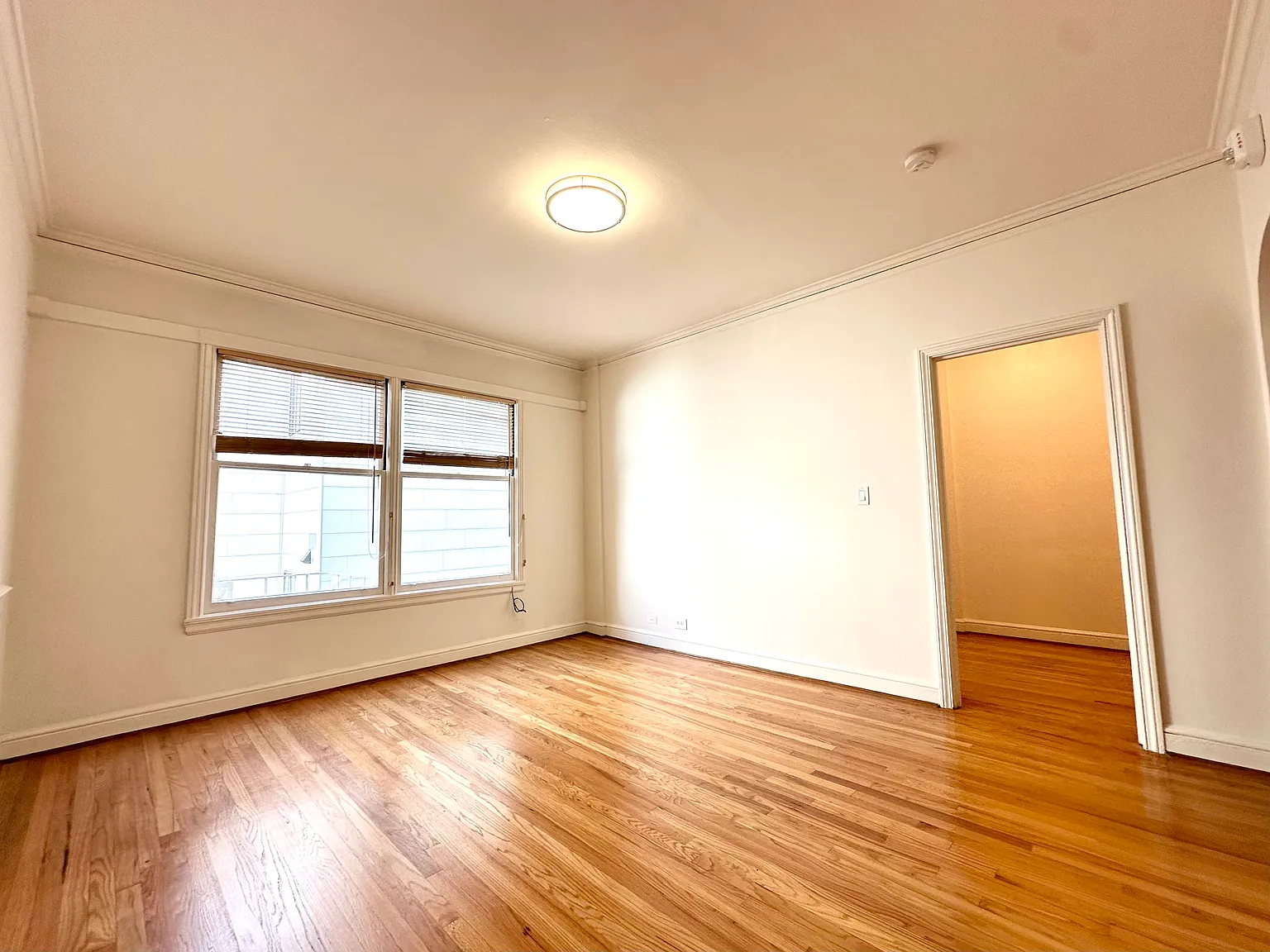 Studio, 512 sqft, $3,200 — Photo 3