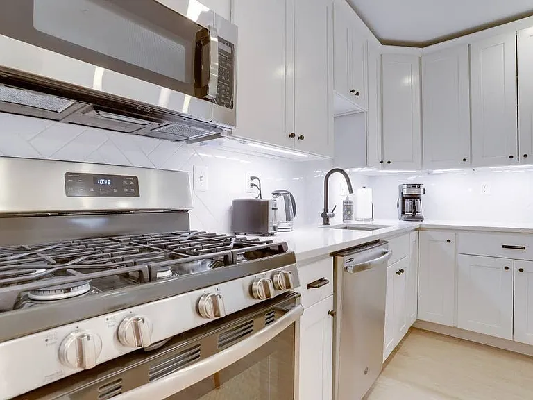712 G St SE #103 — Photo 9
