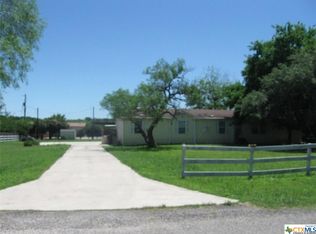 757 Longhorn Trl, Seguin, TX 78155