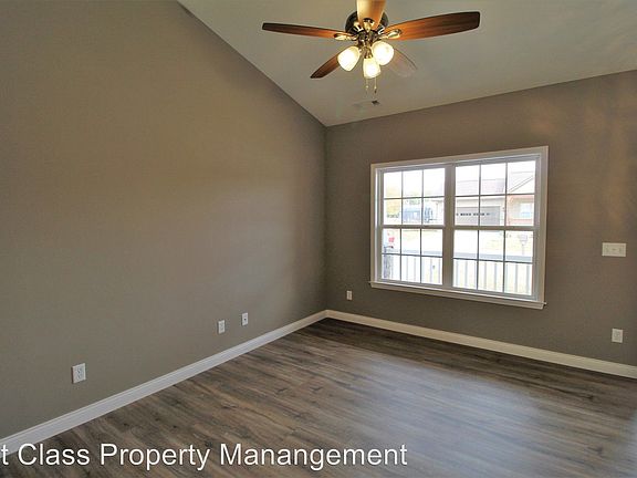4th image of 142 Deerfield Dr