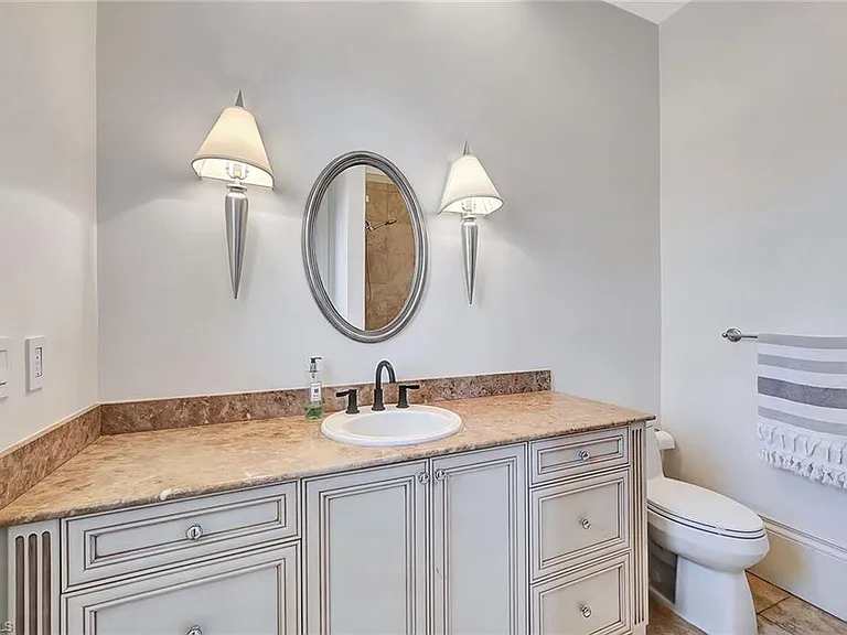 2052 Isla Vista Ln — Photo 35