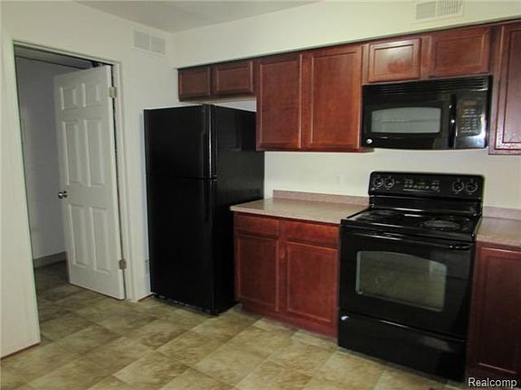 3rd image of 2645 Greenstone Blvd #603-101-1