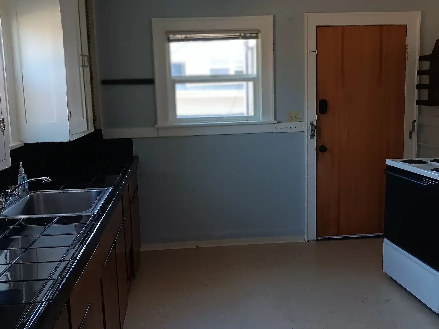3 bed, 1660 sqft, $3,050 — Photo 3