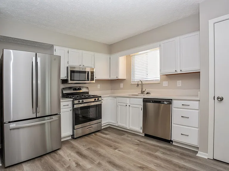 3150 Plainfield Ct — Photo 10
