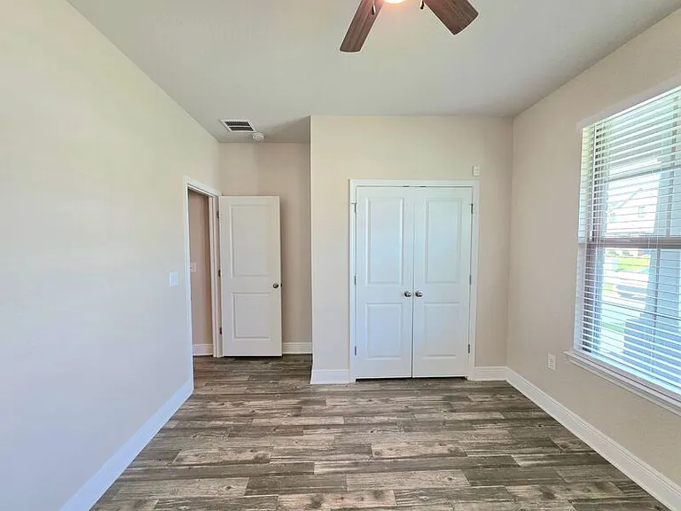 5297 Parkside Dr — Photo 9