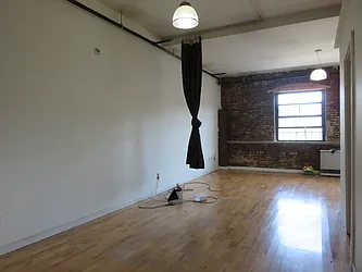 Rented by Rennit Inc.