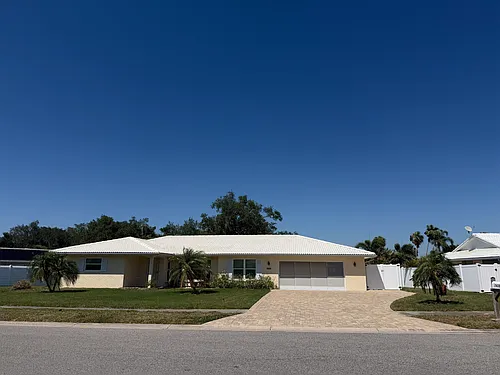 7425 Bounty Dr Photo 1