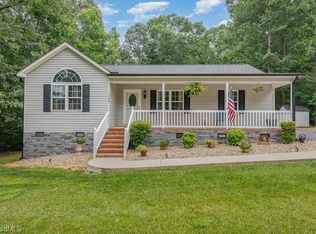 1733 Woodglo Dr, Asheboro, NC 27205